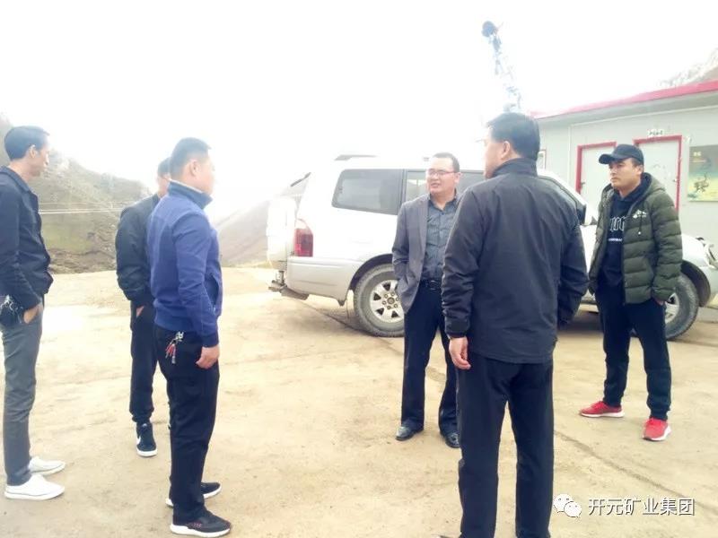 科學發(fā)展 統(tǒng)籌兼顧 穩(wěn)步生產(chǎn)│州、縣國土資源局領(lǐng)導赴興海銅鑫進行年檢
